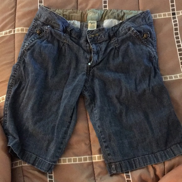 Tyte Brand Bermuda Shorts sz 11 - Picture 1 of 3
